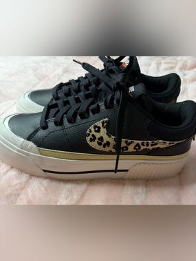 Nike Court Legacy Lift Women’s Platform Sneakers Leopard Print Size 7.5